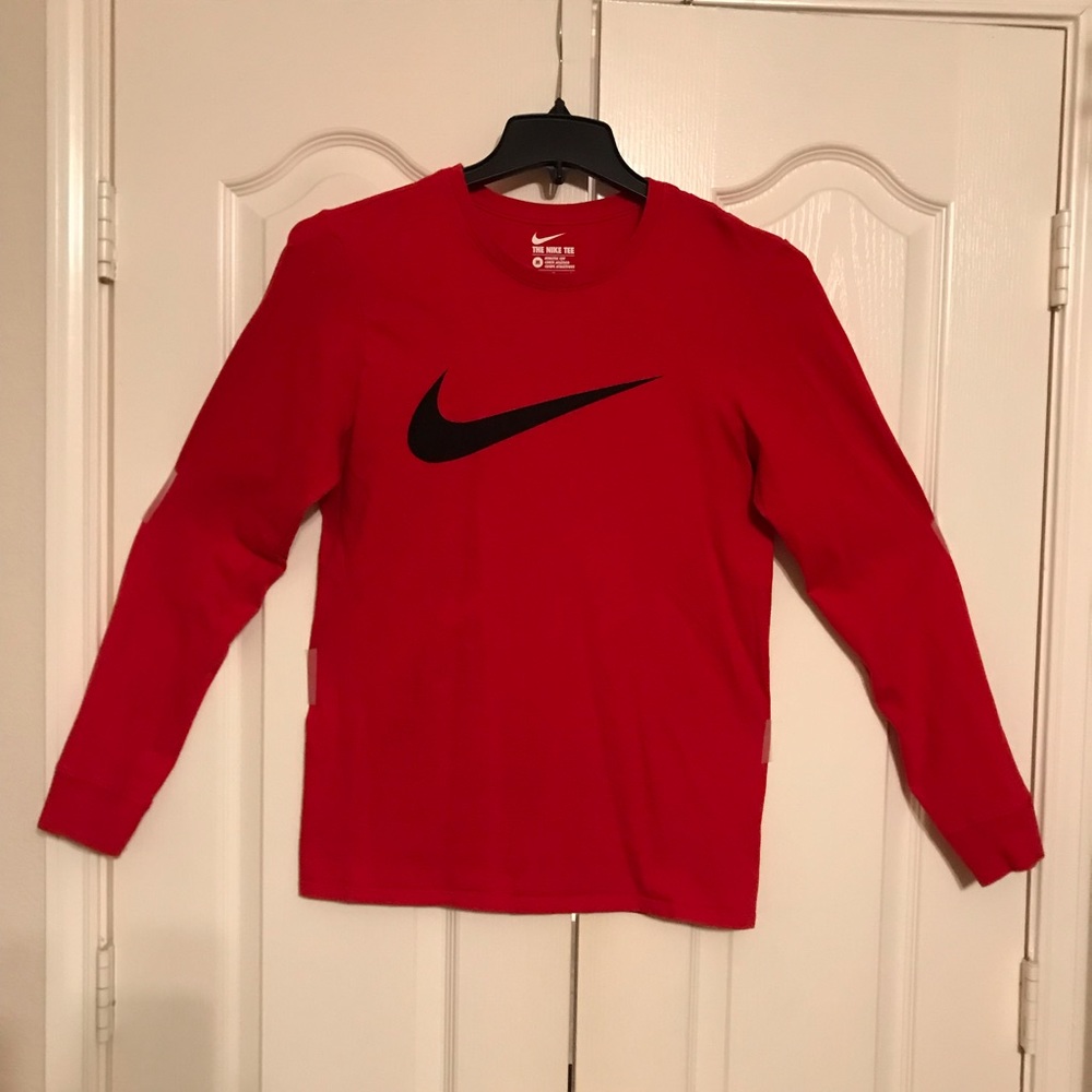 “The Nike Tee” Mens Athletic cut long sleeve red T-shirt, Sz.M